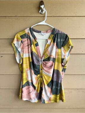 DR2 Multi-colored Short sleeve Button Down Blouse Size XL